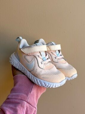 Nike girls sneakers